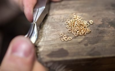 Craft,Jewelery,Making,With,Professional,Tools.,Gold,Chain,Repairing.,Fixing